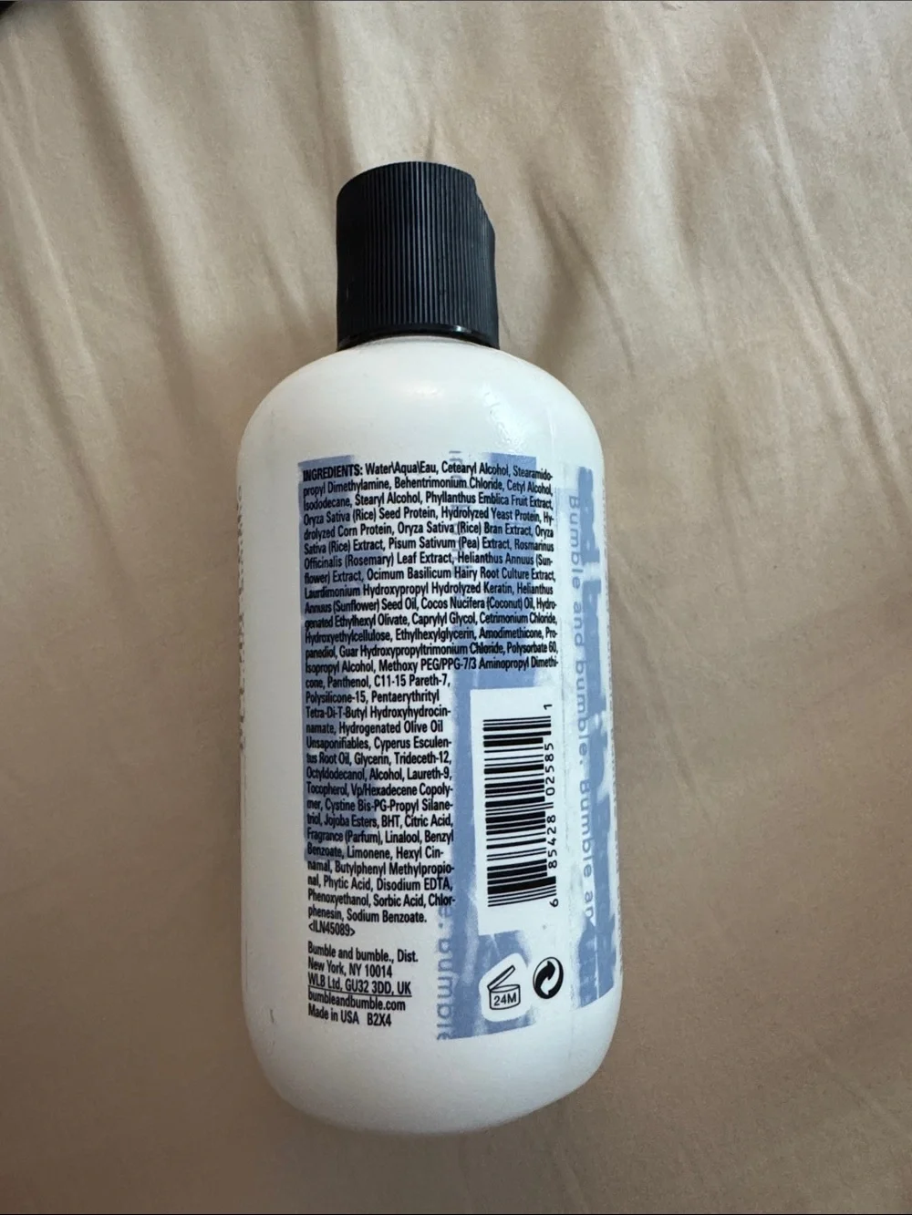 Bumble and bumble Thickening Volume Conditioner - White and Black